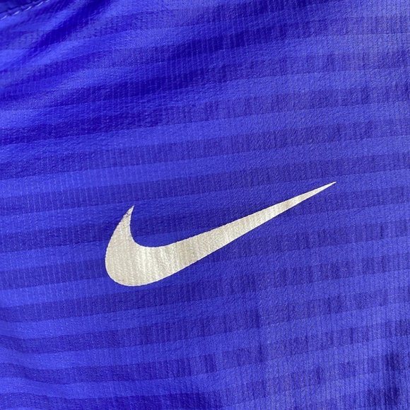 NIKE Striped Golf Jacket w/ Detachable Sleeves - Picture 5 of 11